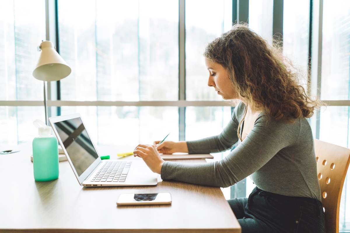 Writing a Business Essay: Success Formula for Students | The Enterprise World