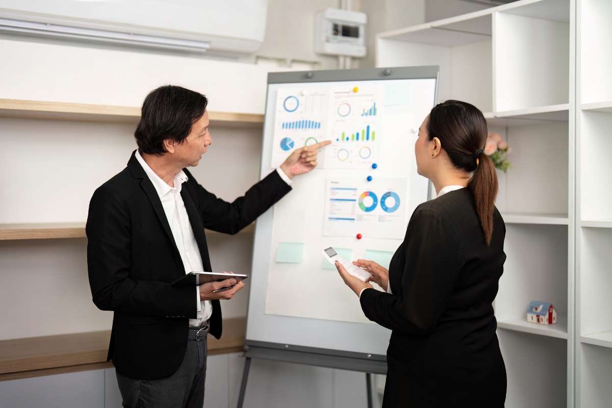 How to Gain Expertise to Become a Business Consultant? Here’s 7 Steps That Work | The Enterprise World