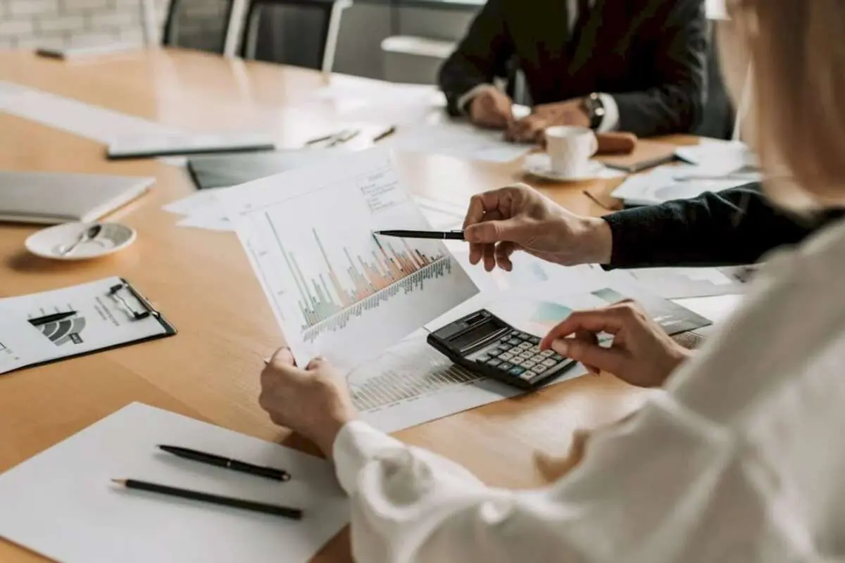 Manufacturing Sales Quoting: AI-Driven Quotes in 2026 | The Enterprise World