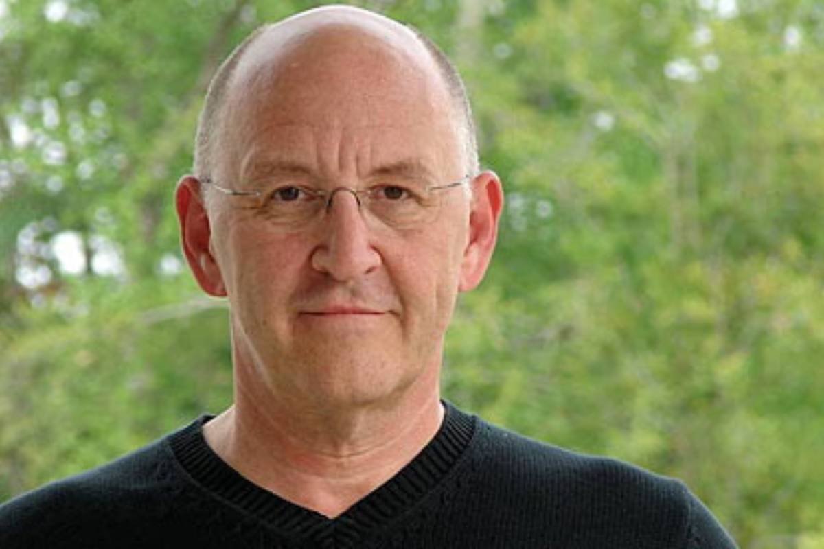 Youngest Authors in the World Who Wrote Bestsellers Early? | The Enterprise World