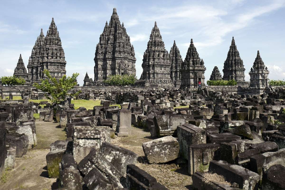 15 Largest Temples in the World: Where Faith Meets Architectural Wonder | The Enterprise World