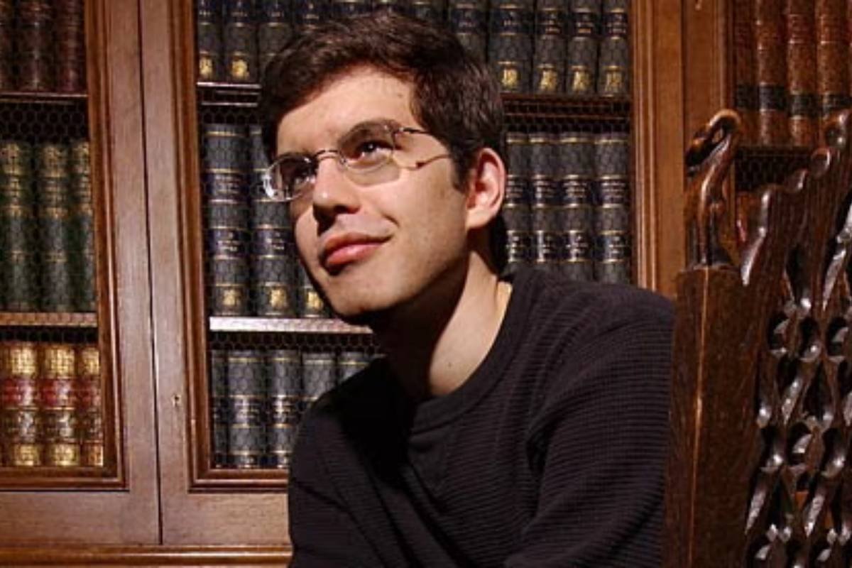 Youngest Authors in the World Who Wrote Bestsellers Early? | The Enterprise World