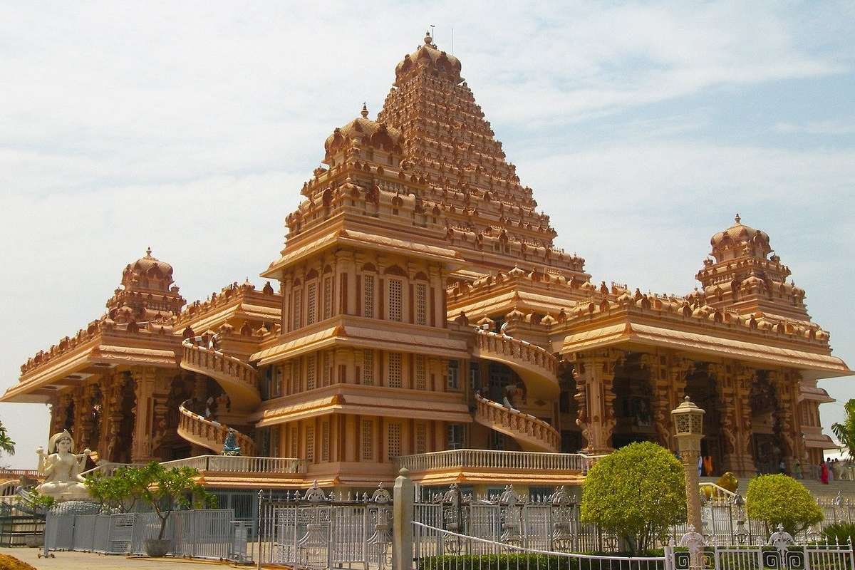 15 Largest Temples in the World: Where Faith Meets Architectural Wonder | The Enterprise World