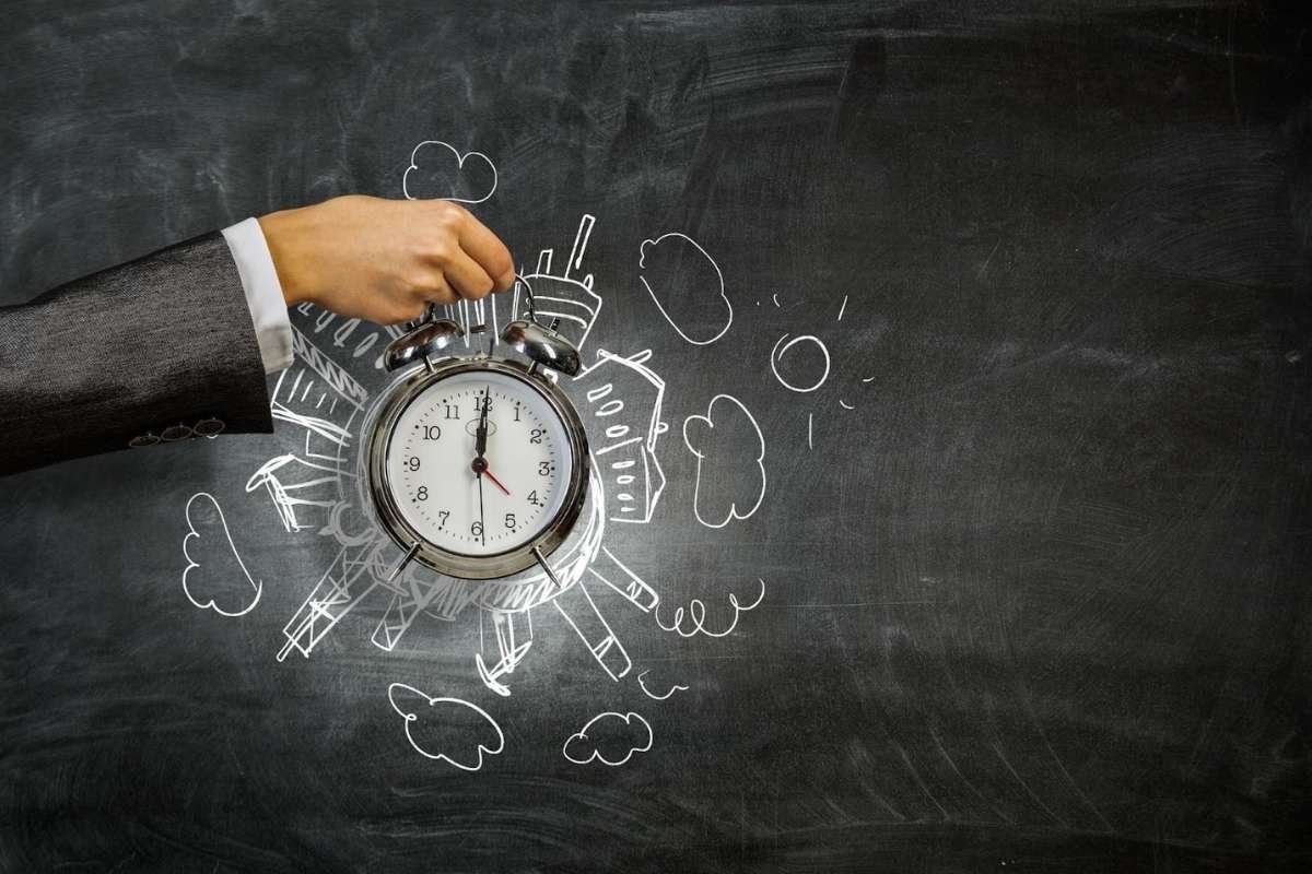 Balancing Full-Time Work & Study: Key Strategies for Young Professionals