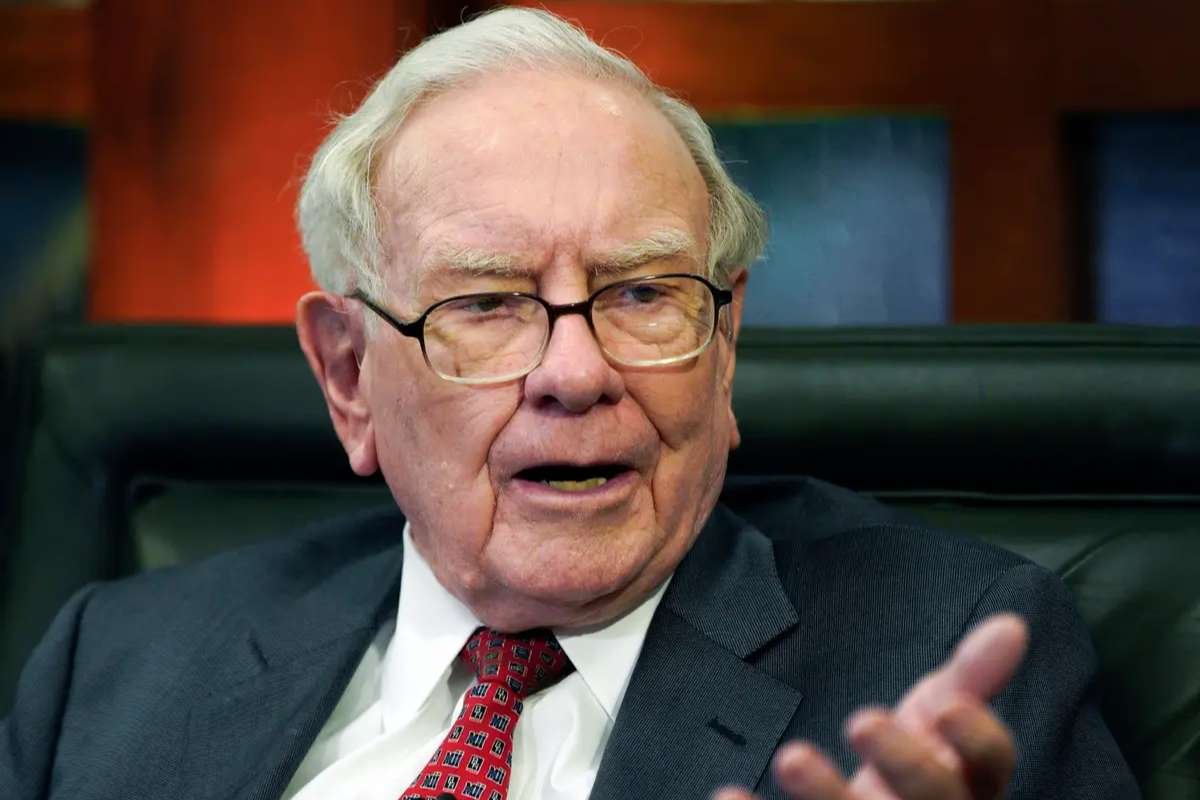 Berkshire’s $4.3 Billion Alphabet Bet Signals New Tech Chapter for Warren Buffett.