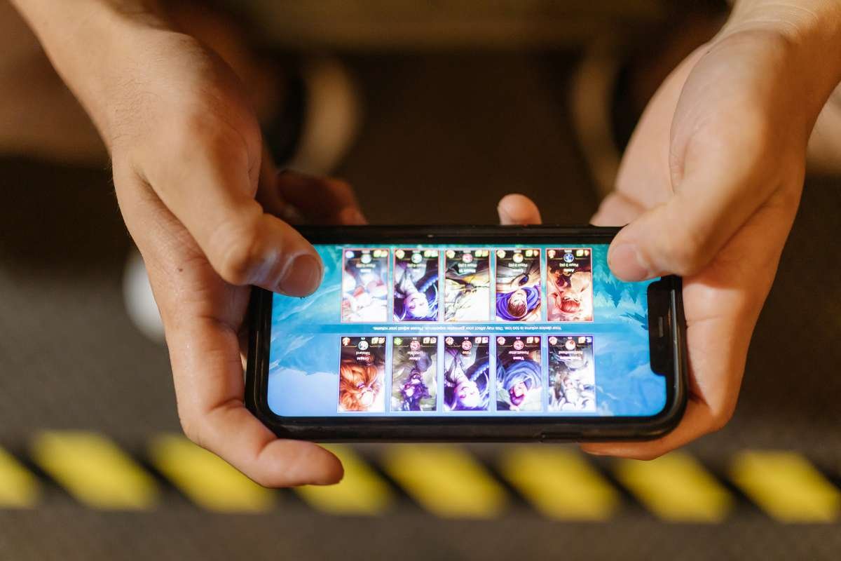 How Mobile Gaming Revolutionized the Way Phones Are Designed? | The Enterprise World