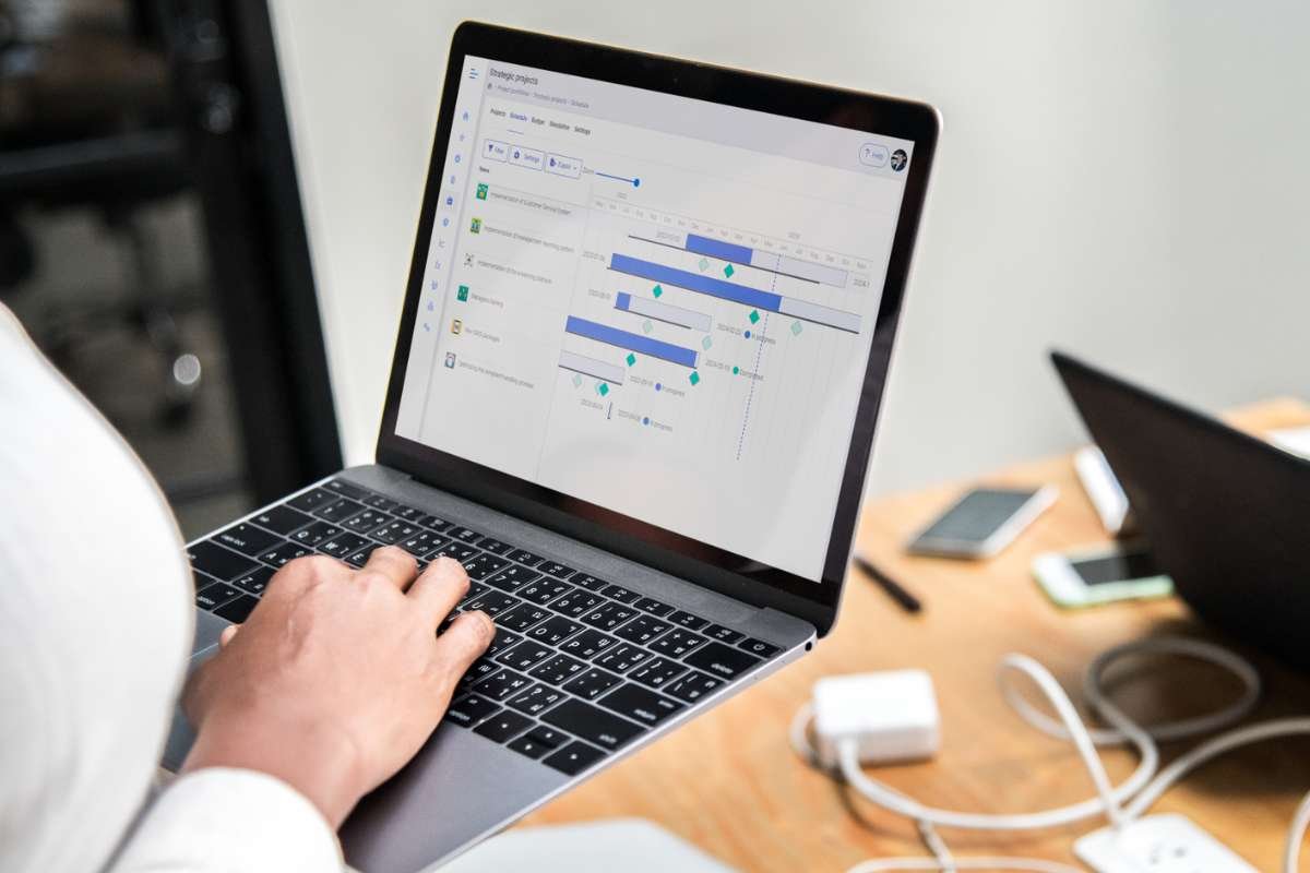 Scaling Project Management in Large Enterprises: Tools, Practices and 2026 TrendsÂ