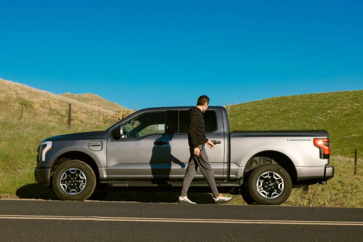 Ford Discontinues All-Electric F-150 Lightning as EV Strategy Evolves