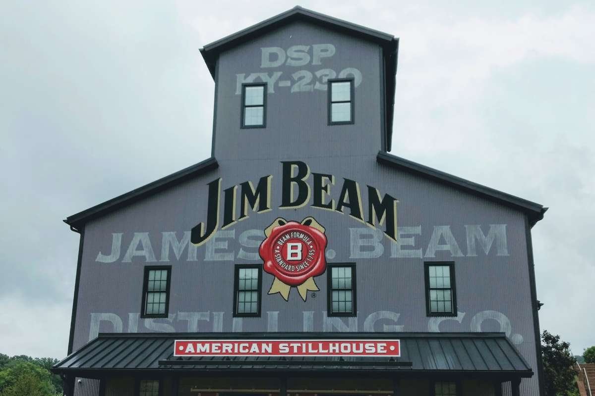 Jim Beam to Pause Production at Historic Kentucky Distillery Amid Market Pressures