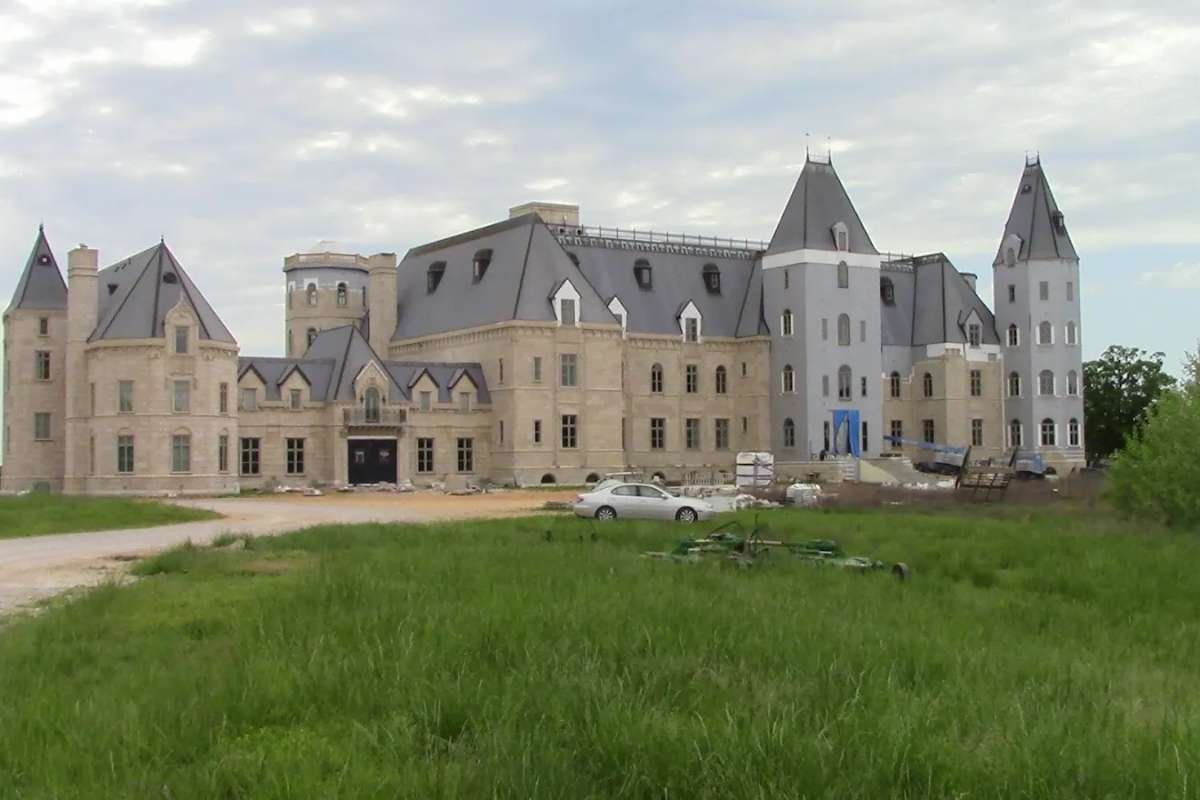 Explore 25 Biggest Houses in the World That Truly Redefine Living | The Enterprise World