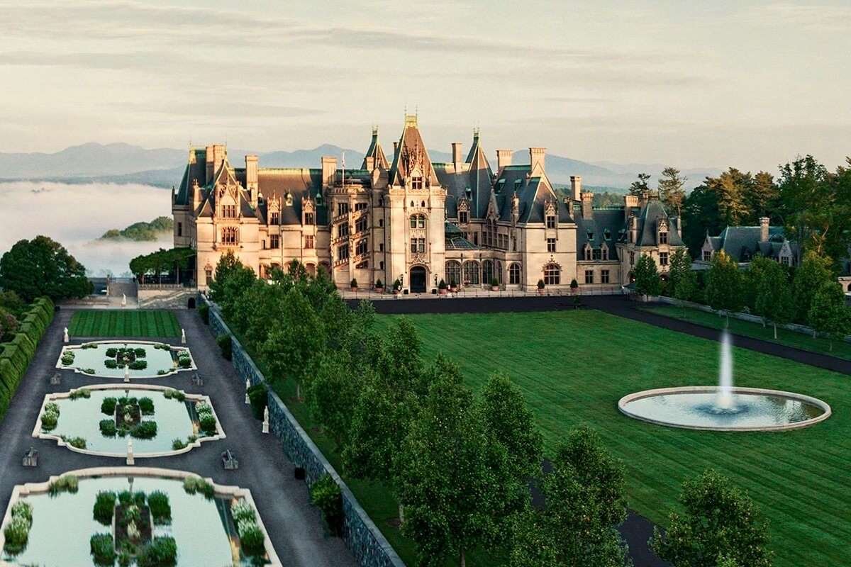 Explore 25 Biggest Houses in the World That Truly Redefine Living | The Enterprise World
