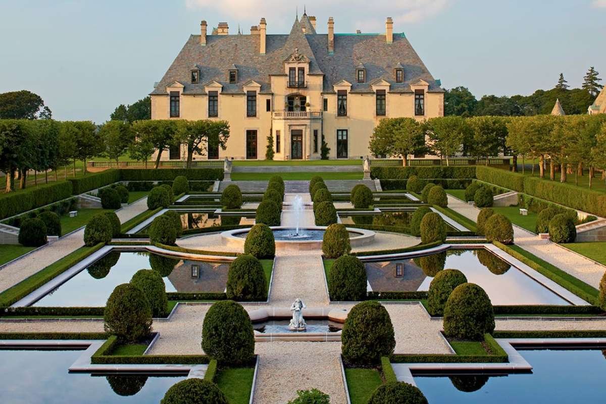 Explore 25 Biggest Houses in the World That Truly Redefine Living | The Enterprise World