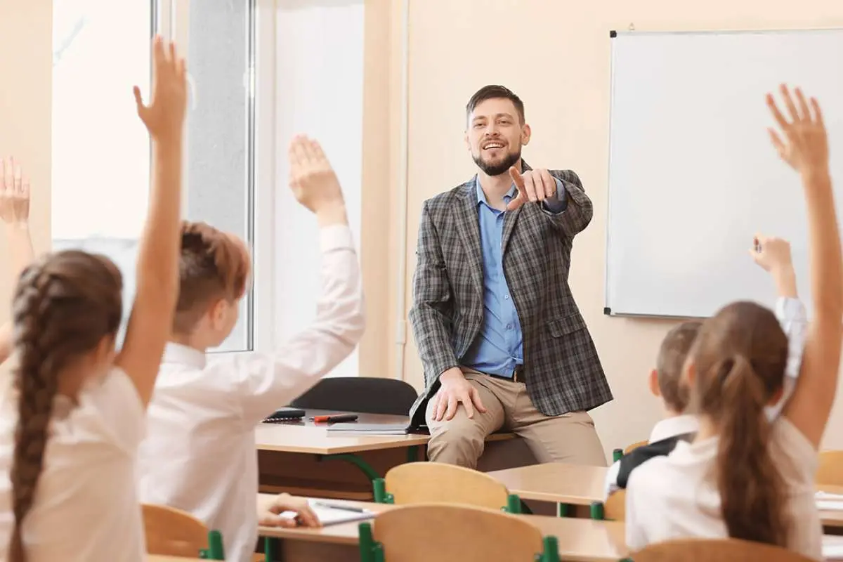 How Teachers Influence Future Generations & Shape the World? | The Enterprise World