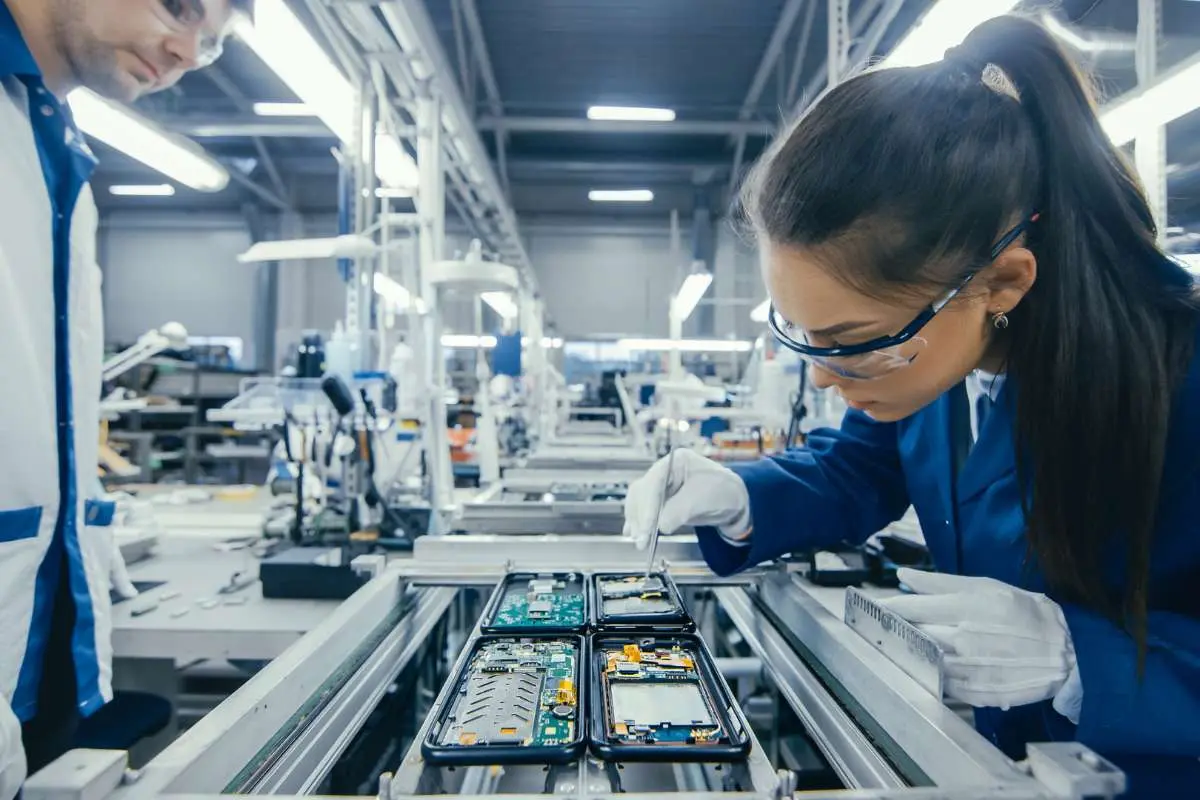 How Data-Driven Manufacturing Turns Machine Errors Into Millions in Savings? | The Enterprise World
