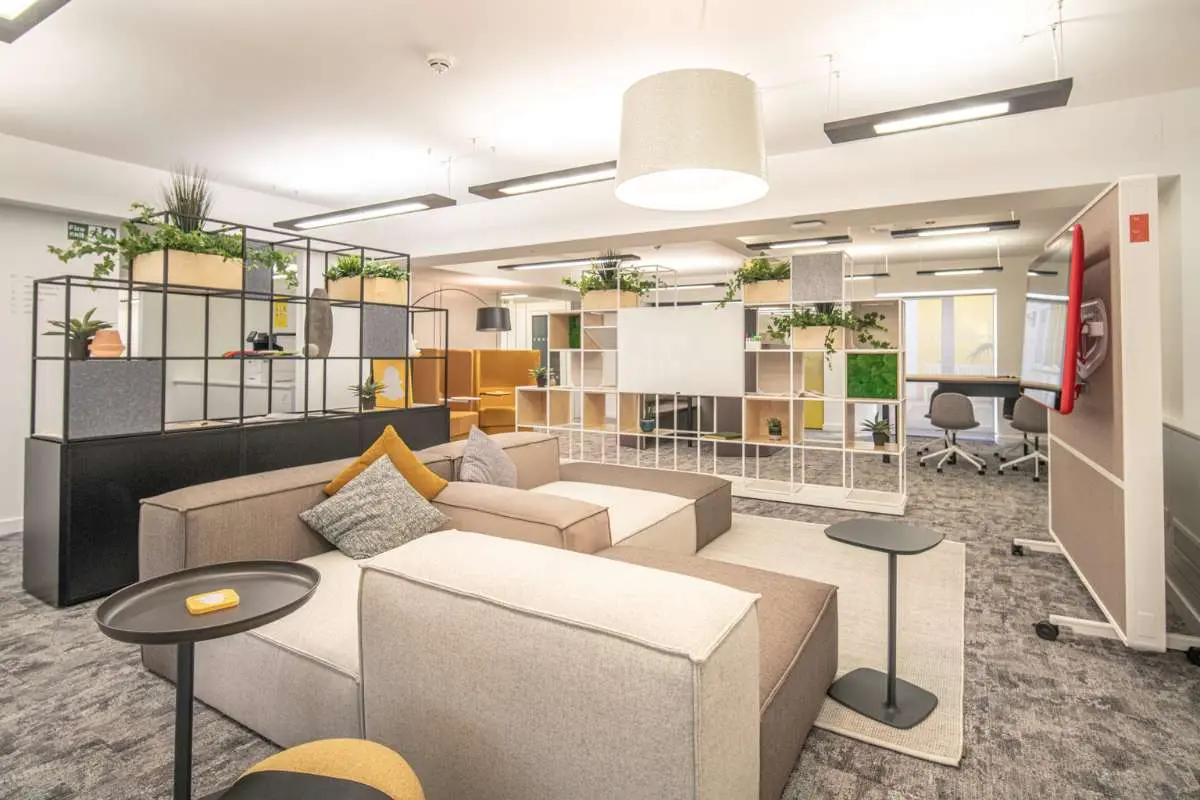 How Flexible Office Furniture Improves Hybrid Workspaces Today? | The Enterprise World
