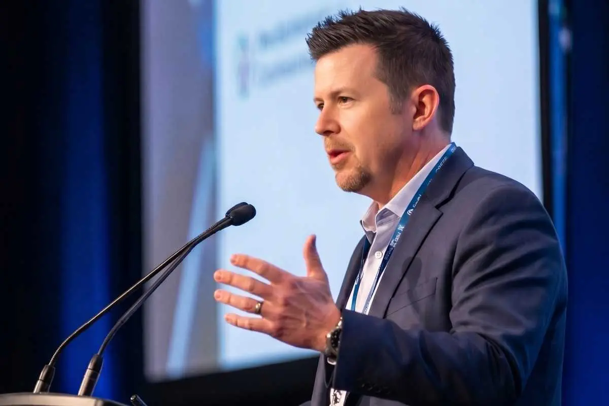 Dean Pedersen- Build Business Momentum with Marketing | CMO to-go | The Enterprise World