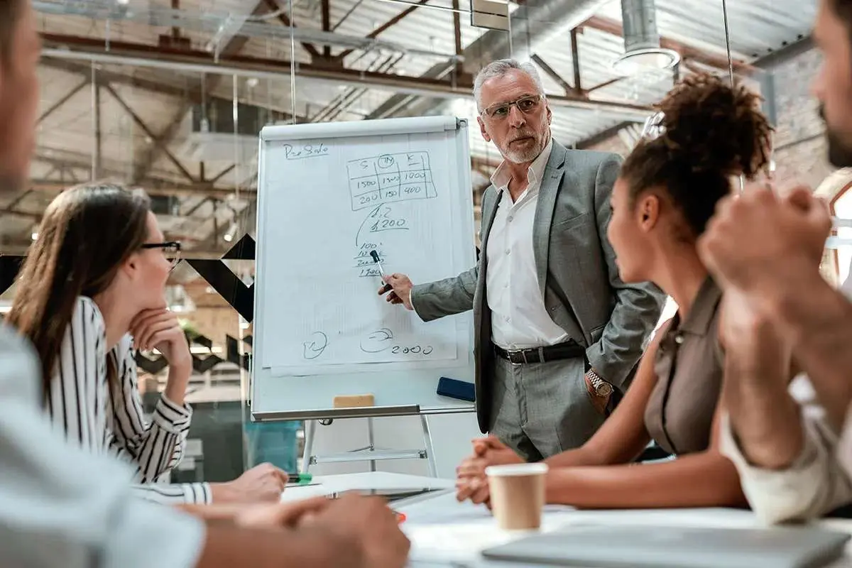 Collaborative vs Autocratic Decision-Making: Where Most Leaders Get It Wrong | The Enterprise World