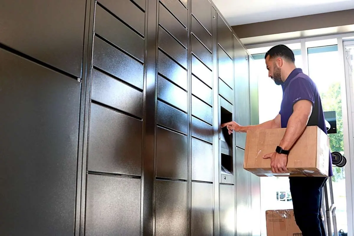 Best Smart Locker Systems in 2026, by Use Case | The Enterprise World
