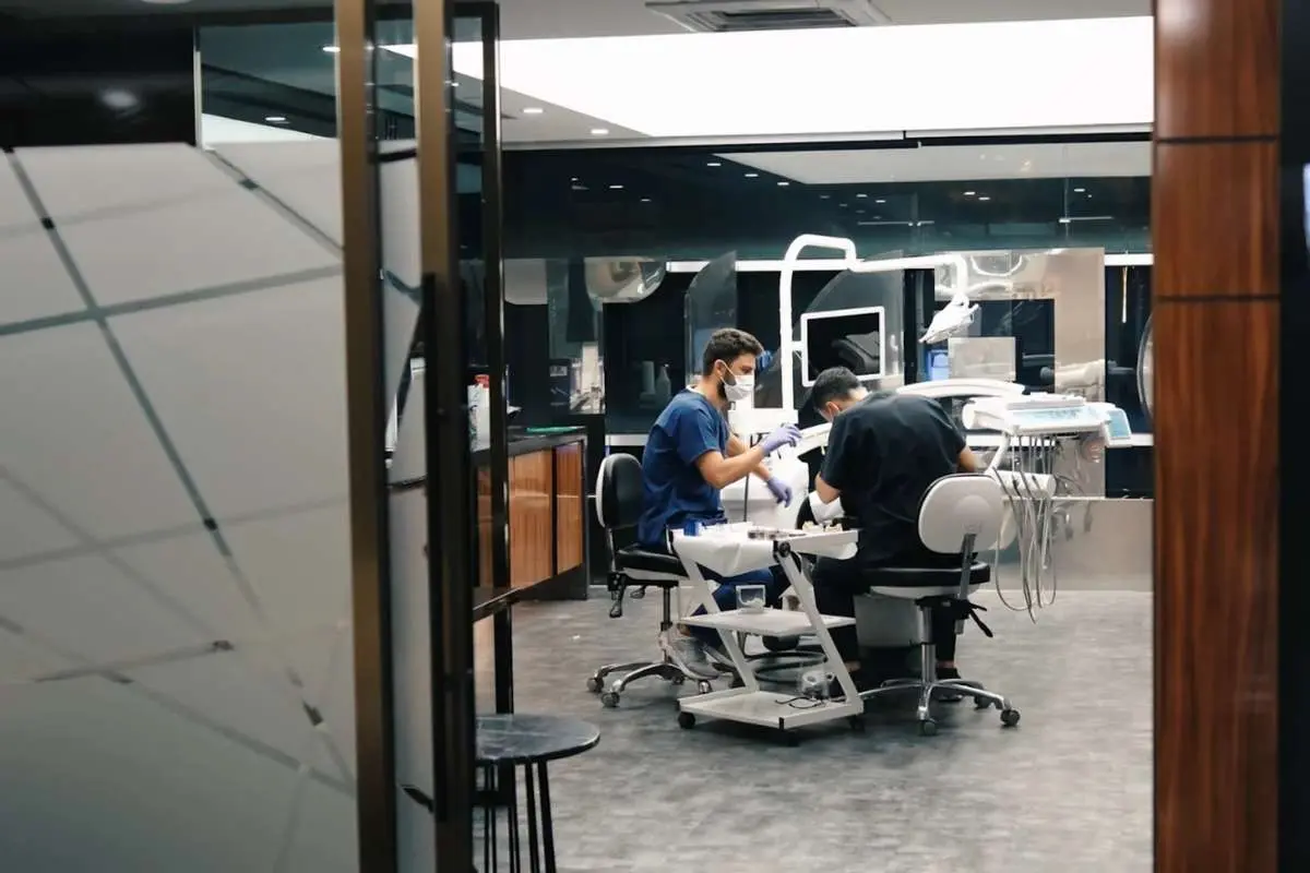 Best Dental Clinics in Turkey (2026): A Technology and Materials View | The Enterprise World