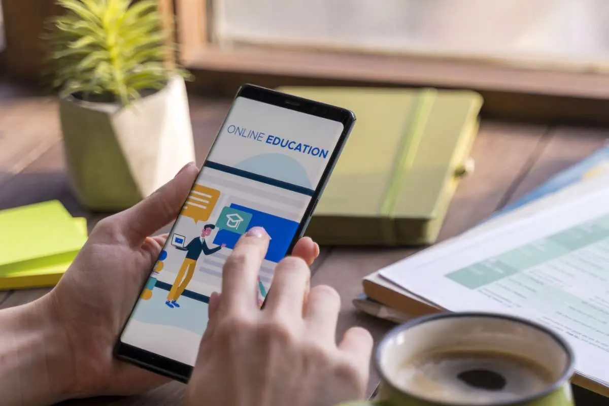 How a Mobile LMS Makes Learning Accessible Anytime, Anywhere