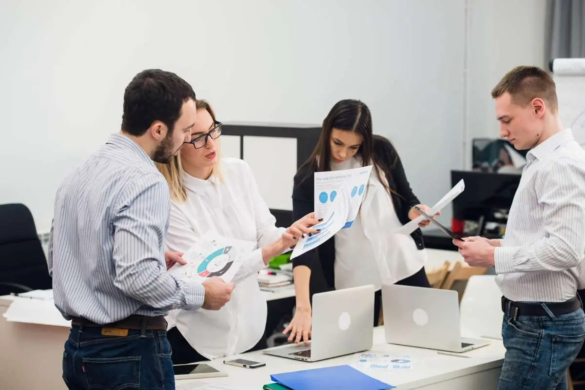 Collaborative vs Democratic Decision Making: Key Differences | The Enterprise World