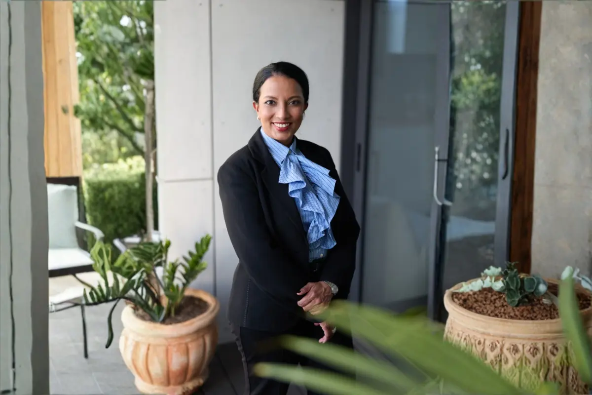 Ishara Saldin: Authentic Leadership Coach | Reach4TheStars® | The Enterprise World