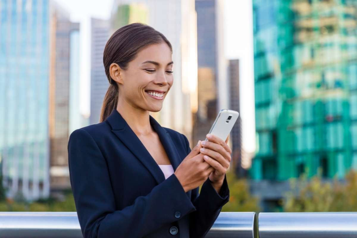 Why Text-Based Communication Works Best for 2025 Teams? | The Enterprise World