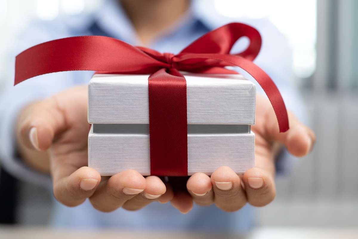 Top 11 Best New Year Corporate Gift Ideas for Clients | The Enterprise World