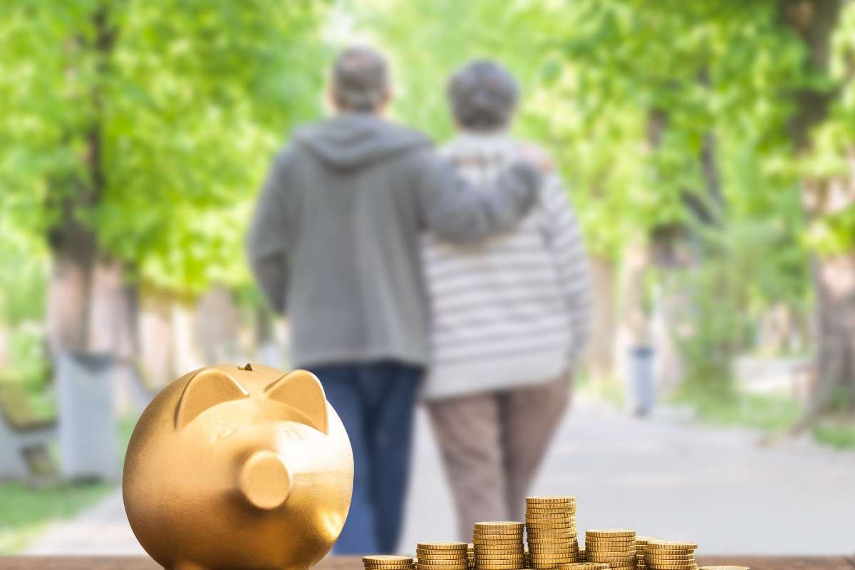 15 Ways to Stop Spending Money and Saving for Retirement | The Enterprise World