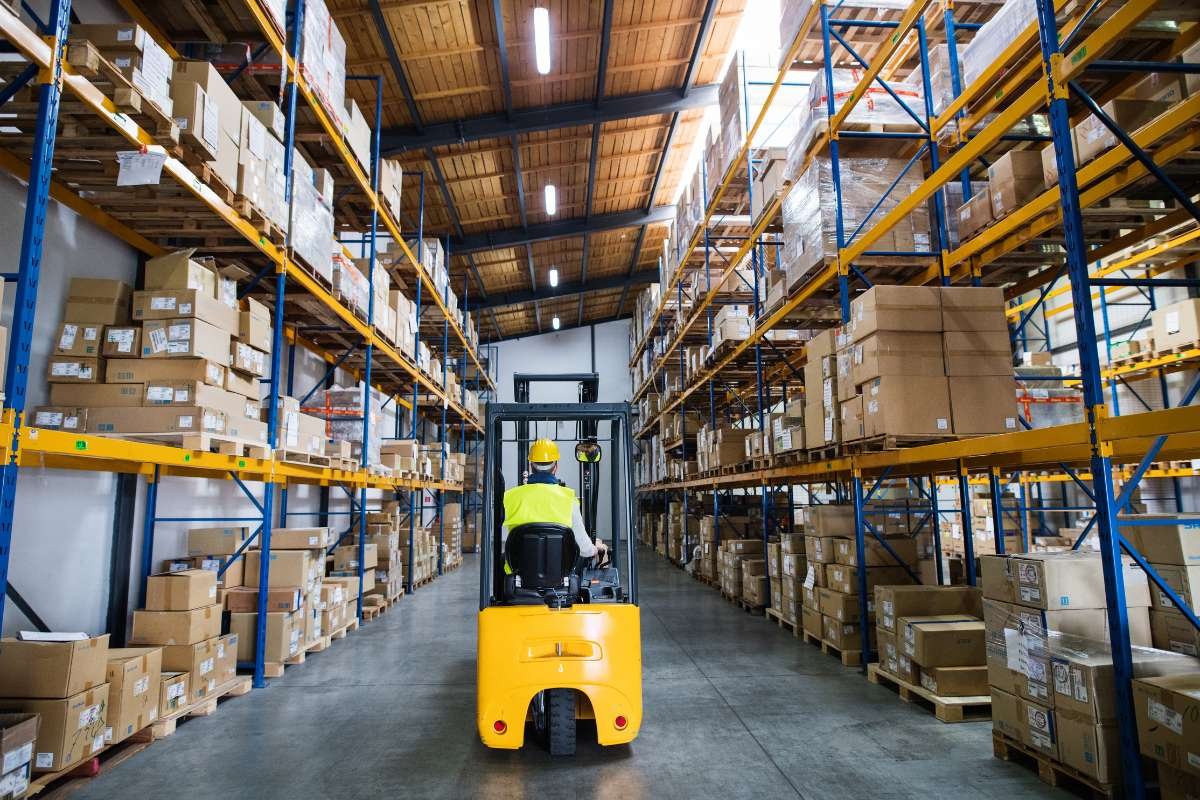 10 Tips to Improve Your Warehouse Efficiency