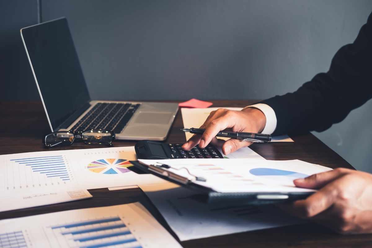 The Benefits of Competitive Analysis and Market Research for Business Success