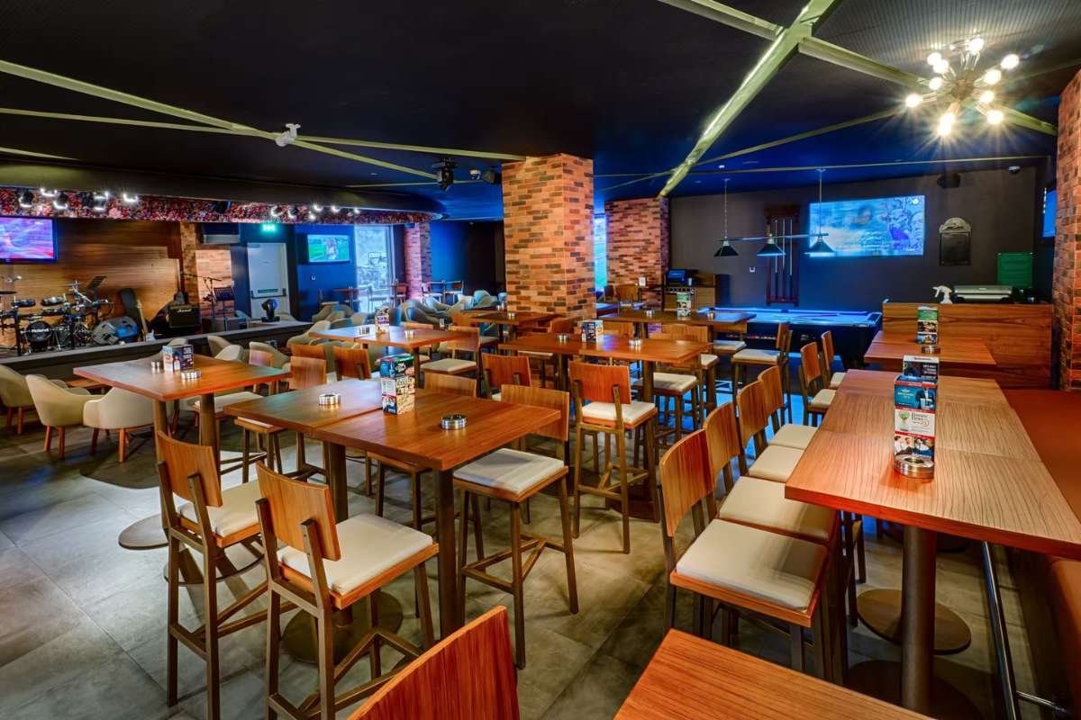 Top 10 Must-Visit Sports Bars in Dubai | The Enterprise World