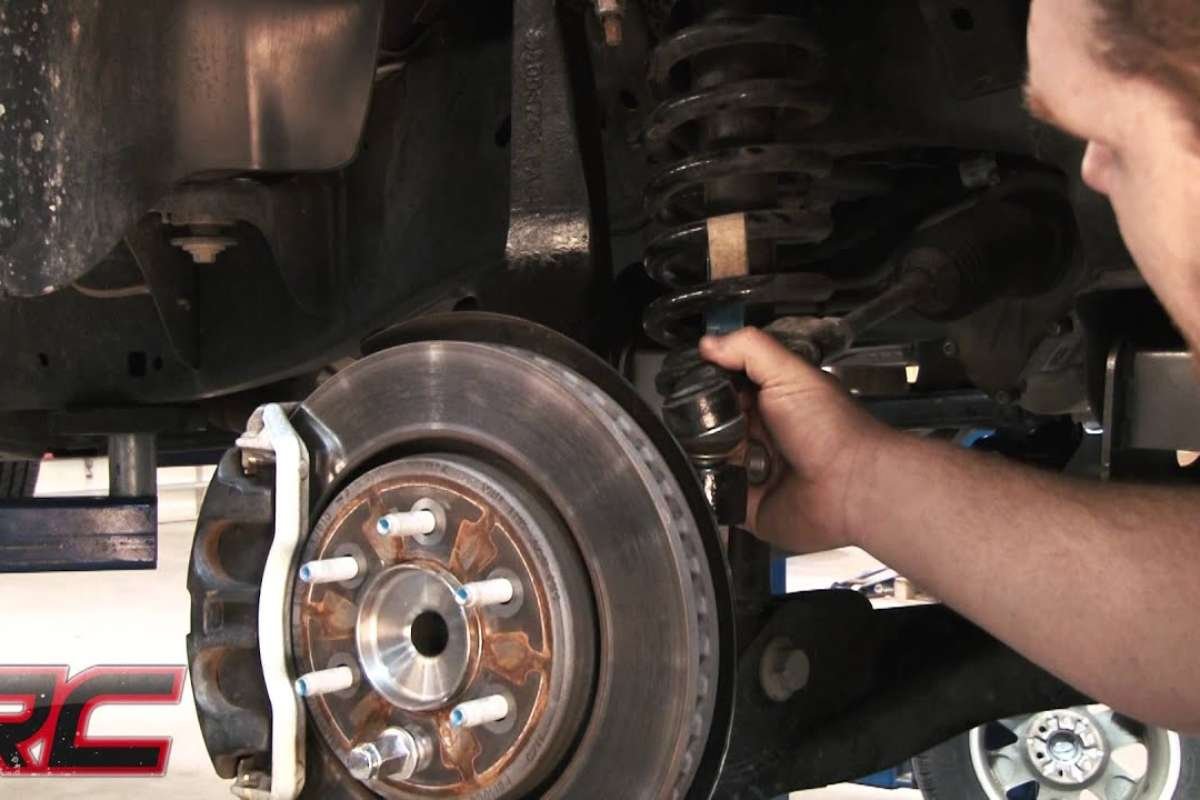 Avoiding Common Pitfalls: Mistakes to Dodge When Installing Lift Kits 