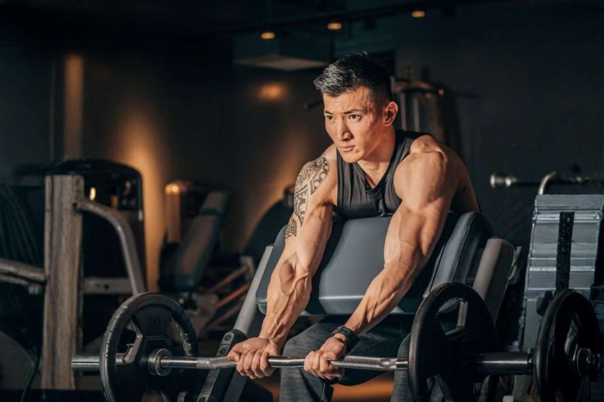 Preacher Curls and Bicep Curls: The Simple Switch That Can Transform Your Arm Workout