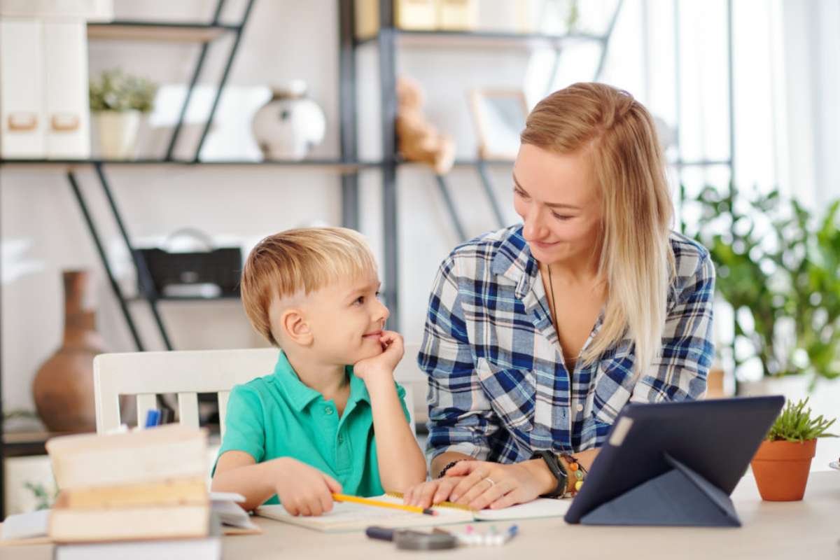 Online vs Traditional Tutoring: Smarter Learning Guide 2026 | The Enterprise World