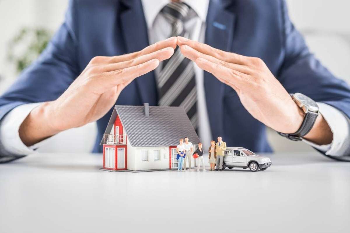 4 Pros And Cons Of Hiring An Insurance Broker | The Enterprise World