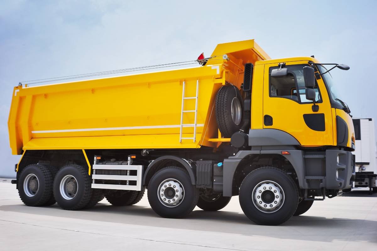 Are Dump Trucks Responsible For Broken Windshields? | The Enterprise World