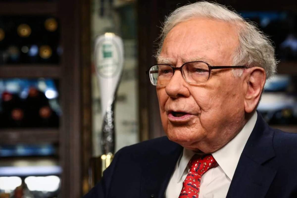 Warren Buffett Denounces Fake Endorsement, Stays Neutral in 2024 Election