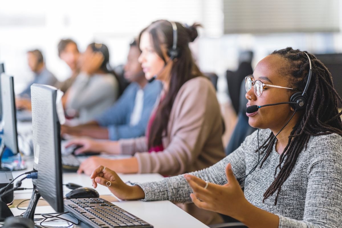 Call Center Outsourcing Trends: Pros and Cons | The Enterprise World