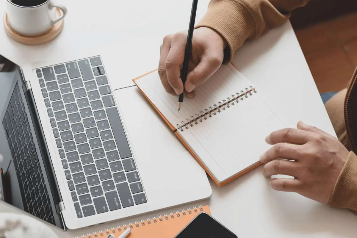 Online Business Ideas for Students: Turning Skills Into Income | The Enterprise World