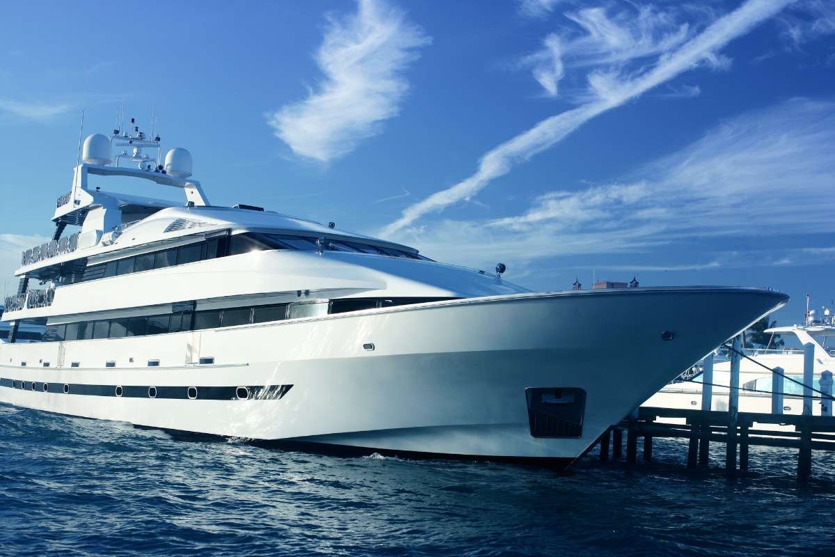 Top 5 Reasons Why Yacht Rental in Dubai is the Ultimate Luxury Experience | The Enterprise World