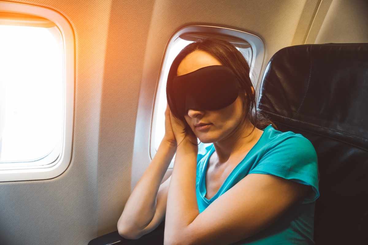 10 Must-Have Long Haul Flight Essentials for a Comfortable Trip | The Enterprise World  