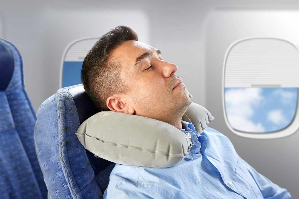 10 Must-Have Long Haul Flight Essentials for a Comfortable Trip | The Enterprise World  