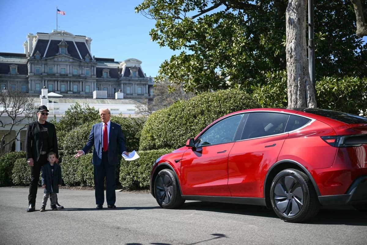 President Shows Support for Tesla with High-Profile Purchase