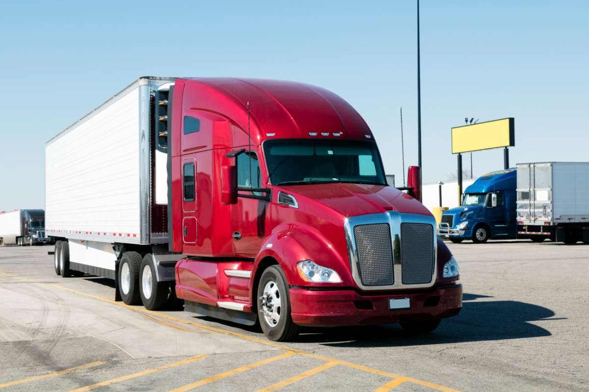 3 Things You Need to Know Before Starting Career in the Trucking Industry | The Enterprise World 