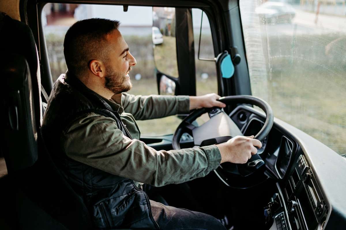 3 Things You Need to Know Before Starting Career in the Trucking Industry | The Enterprise World 