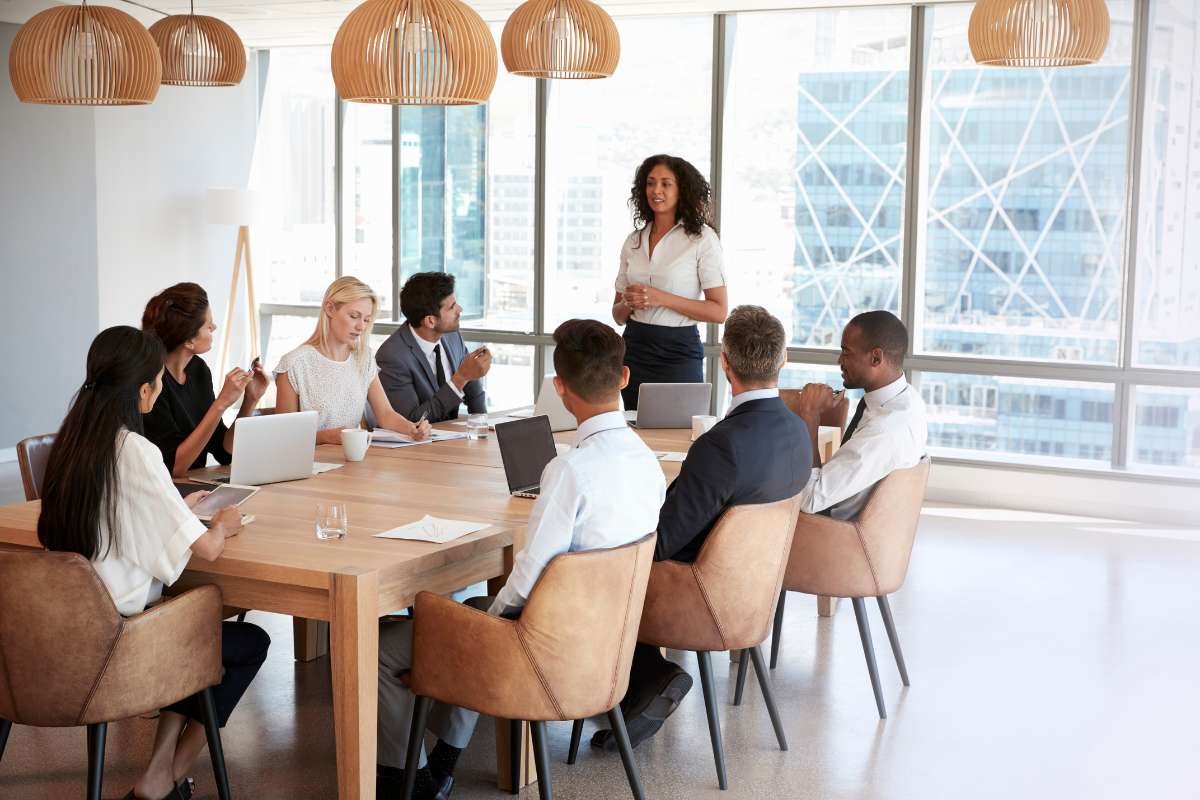 Solopreneur vs Entrepreneur-Core Difference | The Enterprise World 
