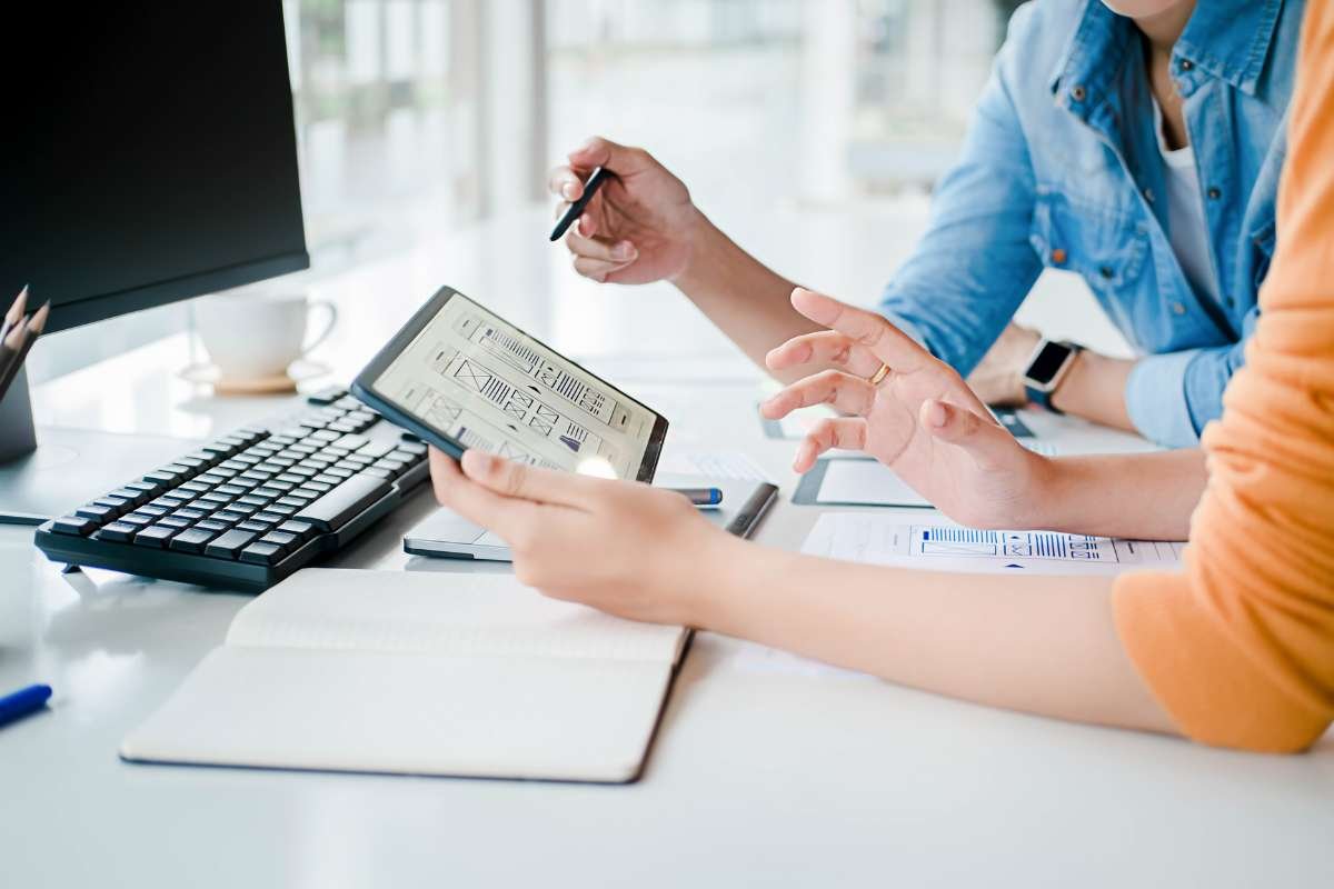 What Is UI/UX Design? Key Differences, Best Practices & Common Mistakes | The Enterprise World 
