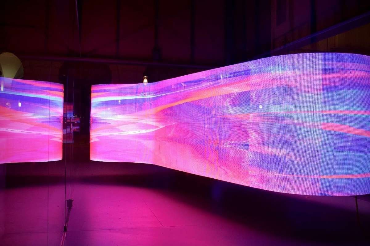 Elevating Engagement Through Immersive Displays 