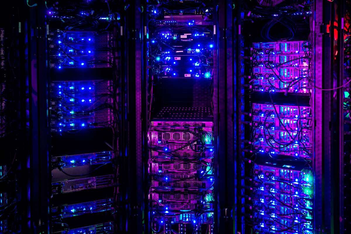 Minecraft Server Hosting vs. Self-Hosting – Which Should You Choose? | The Enterprise World 